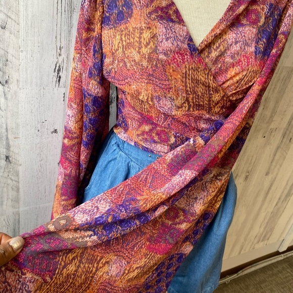 Colorful Wrap Blouse - Picture 7 of 7